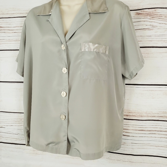 Victoria's Secret | Sage Green Button  Top - Picture 3 of 7